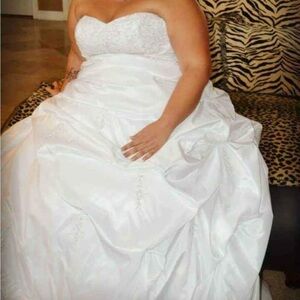David’s bridal plus size wedding dress